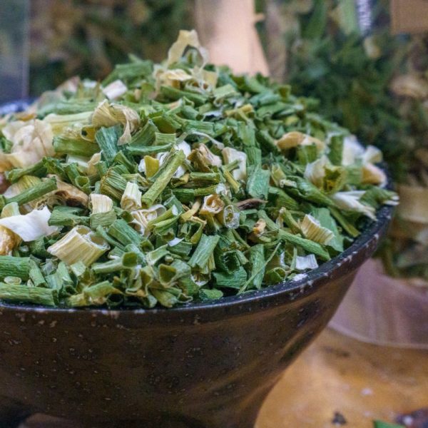 hành lá sấy khô